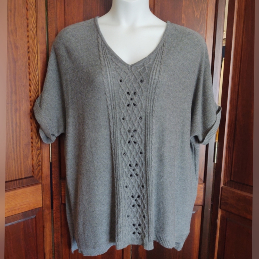 AVENUE lightweight pullover sweater elbow length dolman sleeves. 18/20